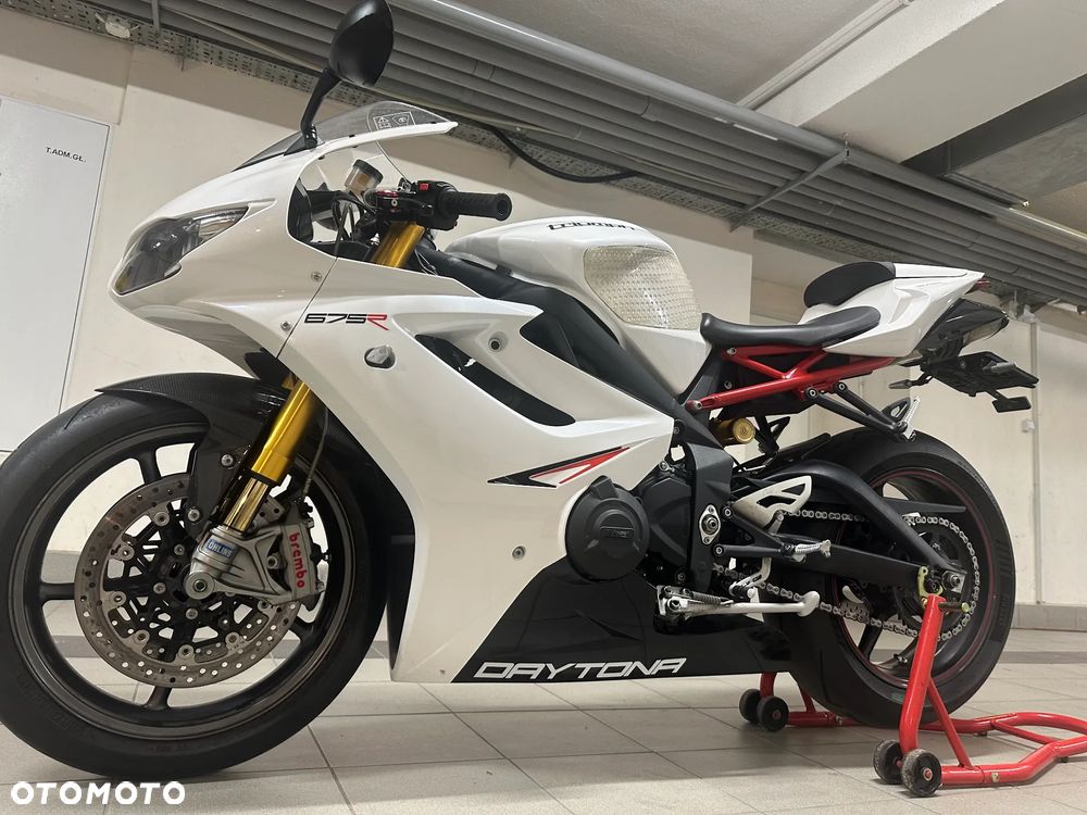 Triumph Daytona - 15