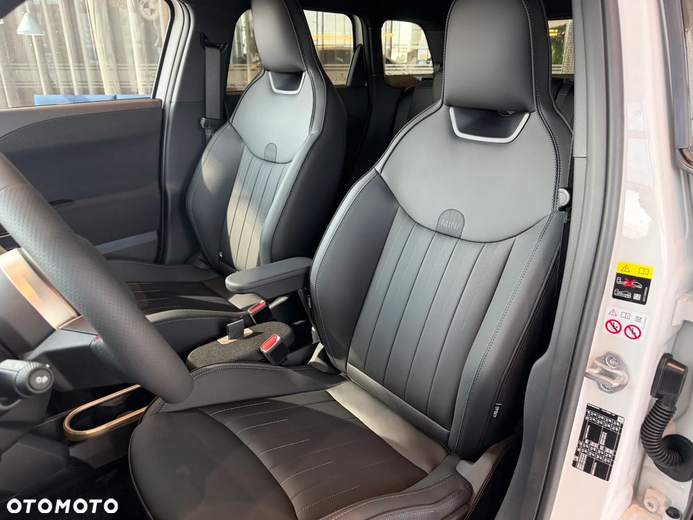 MINI Aceman SE John Cooper Works Trim - 11