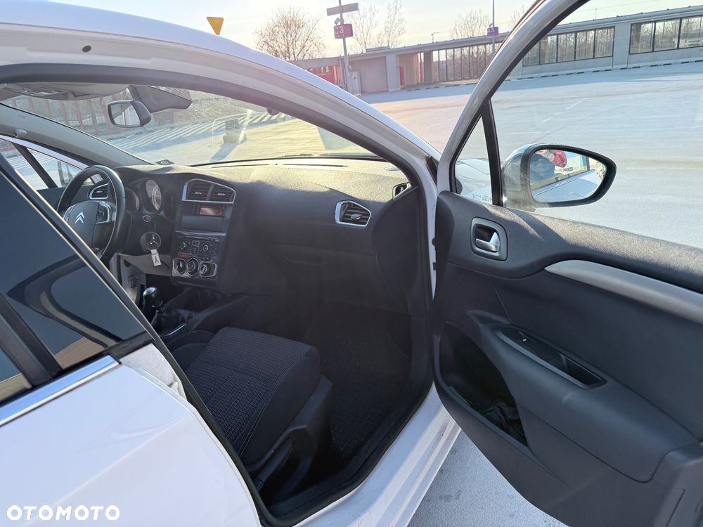 Citroën C4 e-HDi 115 Selection - 15