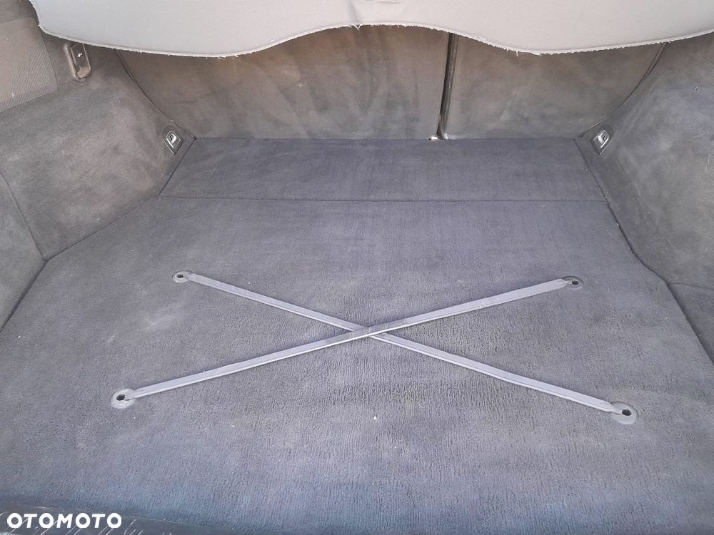 BMW Seria 3 318i - 10