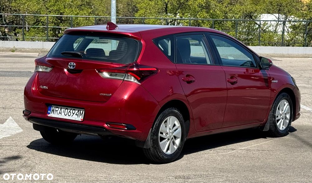 Toyota Auris Hybrid 135 Dynamic - 21
