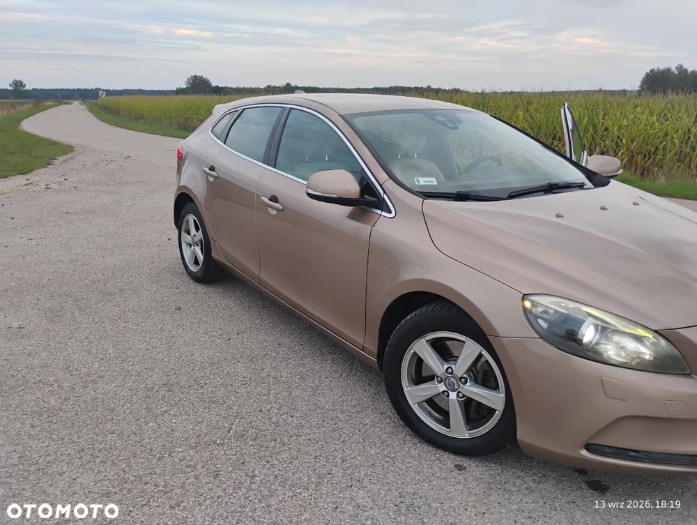 Volvo V40 D3 Momentum - 7