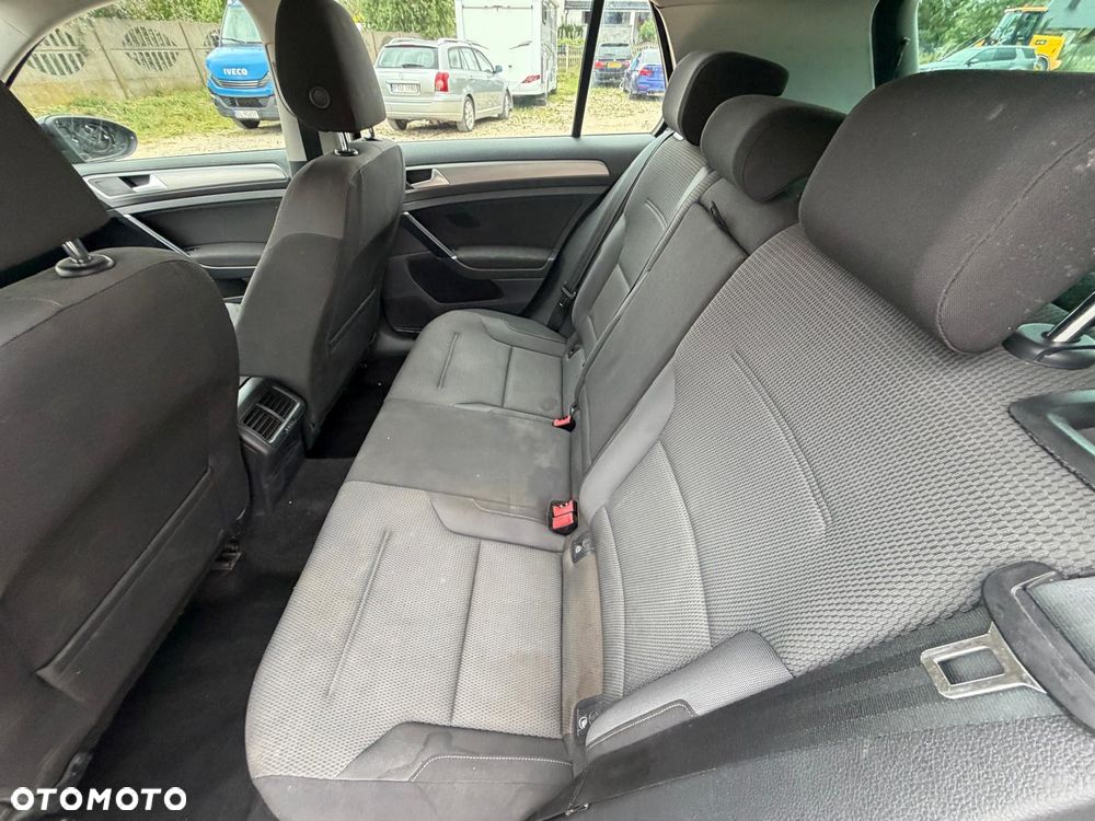 Volkswagen Golf 1.6 TDI BlueMotion Comfortline - 11