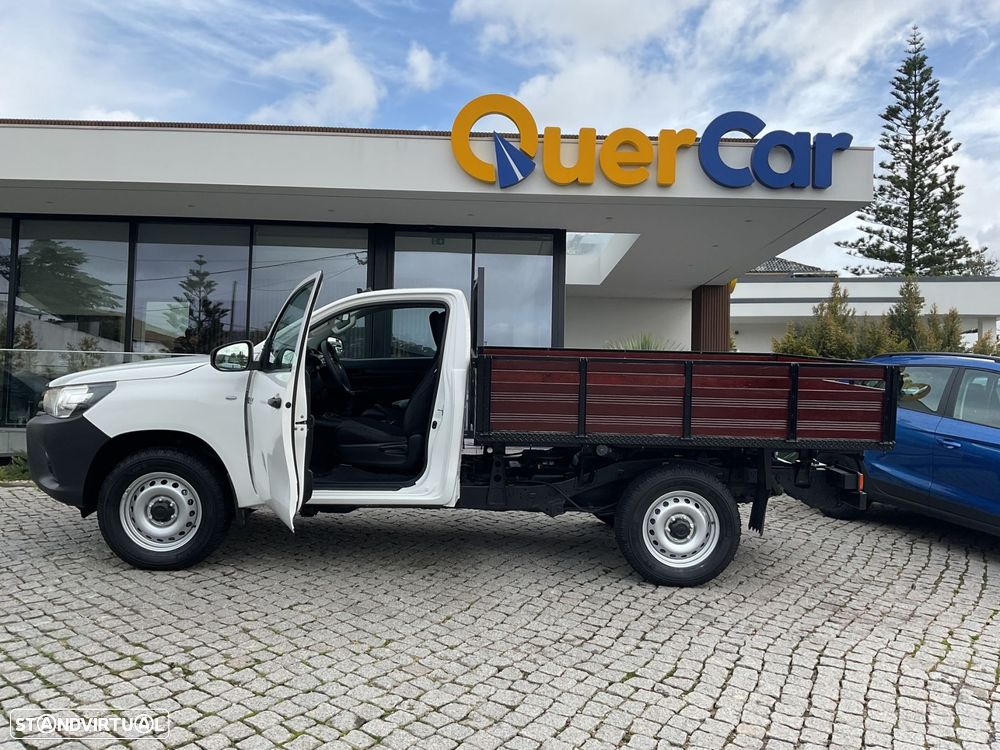 Toyota Hilux 2.4 D-4D CE - 8
