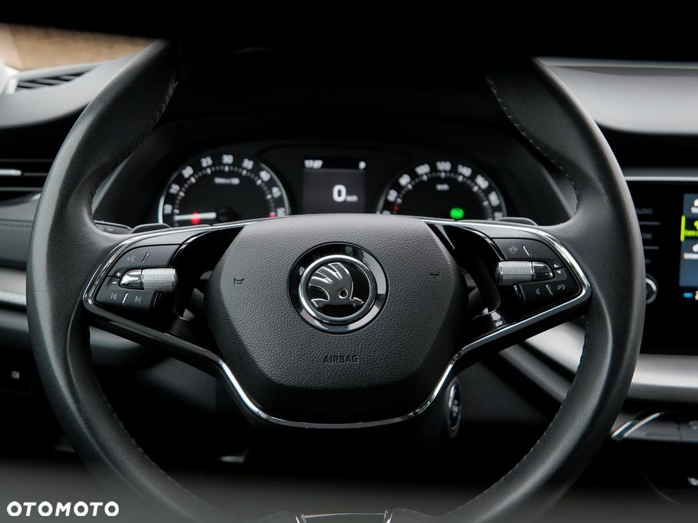Skoda Octavia 2.0 TDI Ambition DSG - 9