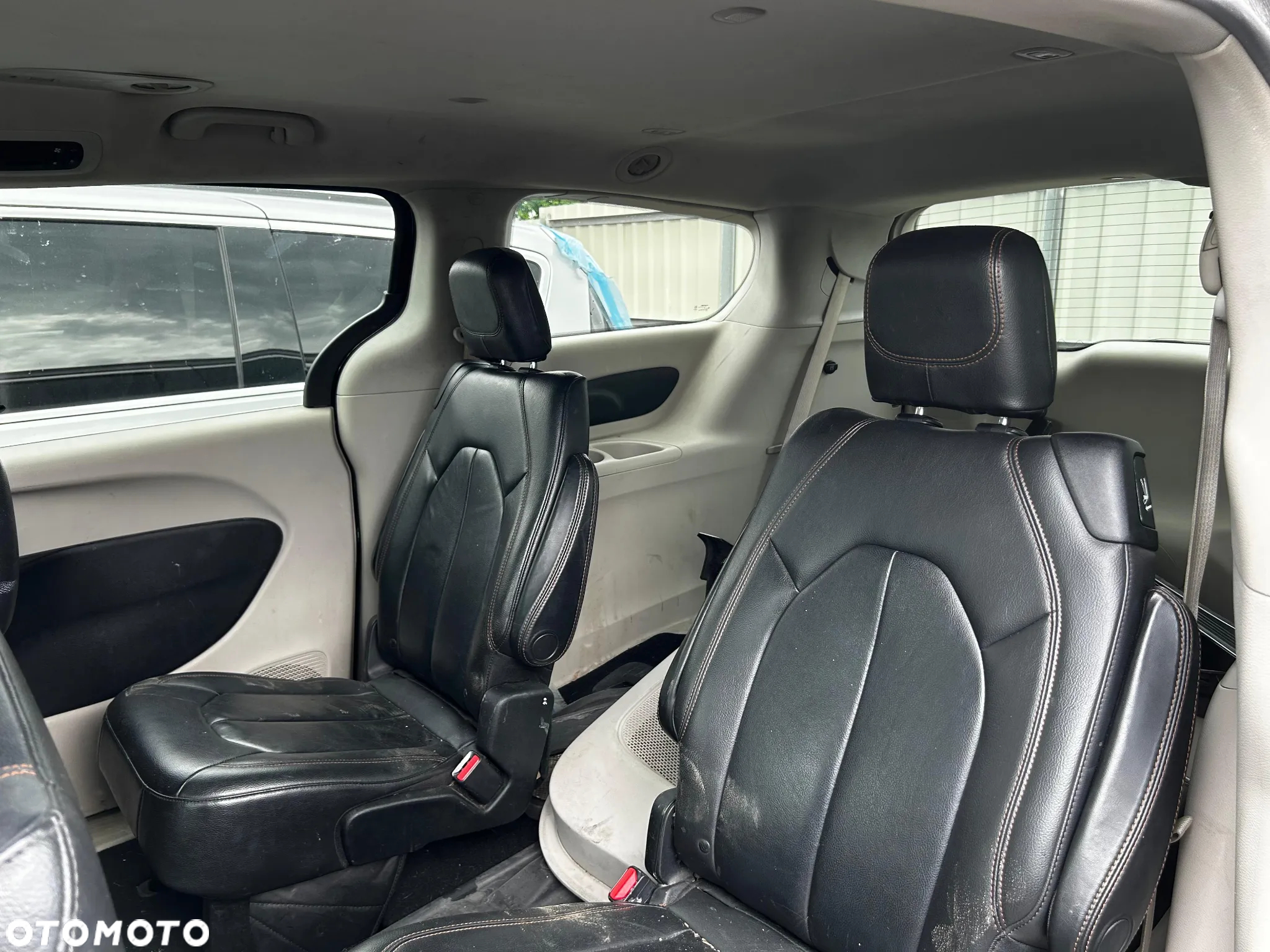 Chrysler Pacifica - 10
