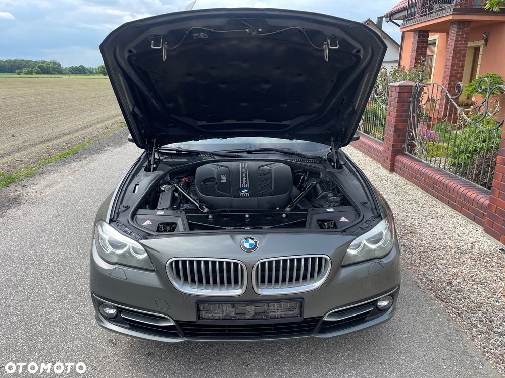 BMW Seria 5 525d Sport-Aut Modern Line - 19