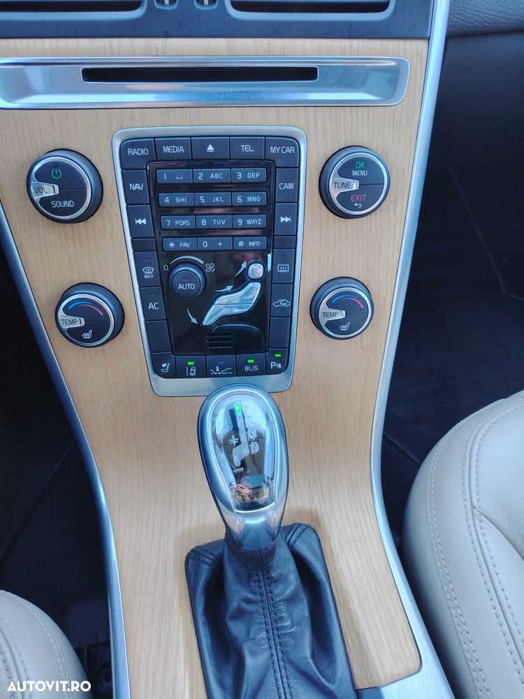 Volvo XC 60 D4 Geartronic Momentum - 20