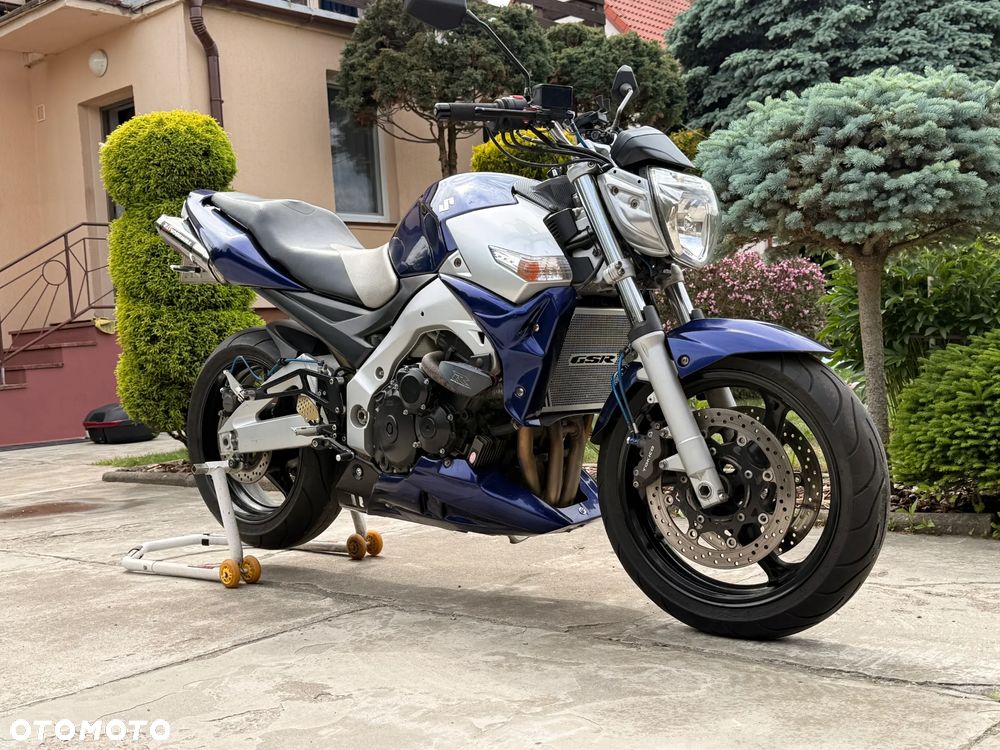 Suzuki GSR - 1