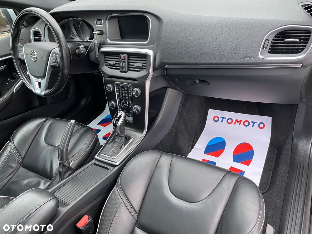 Volvo V40 D3 Geartronic RDesign - 18