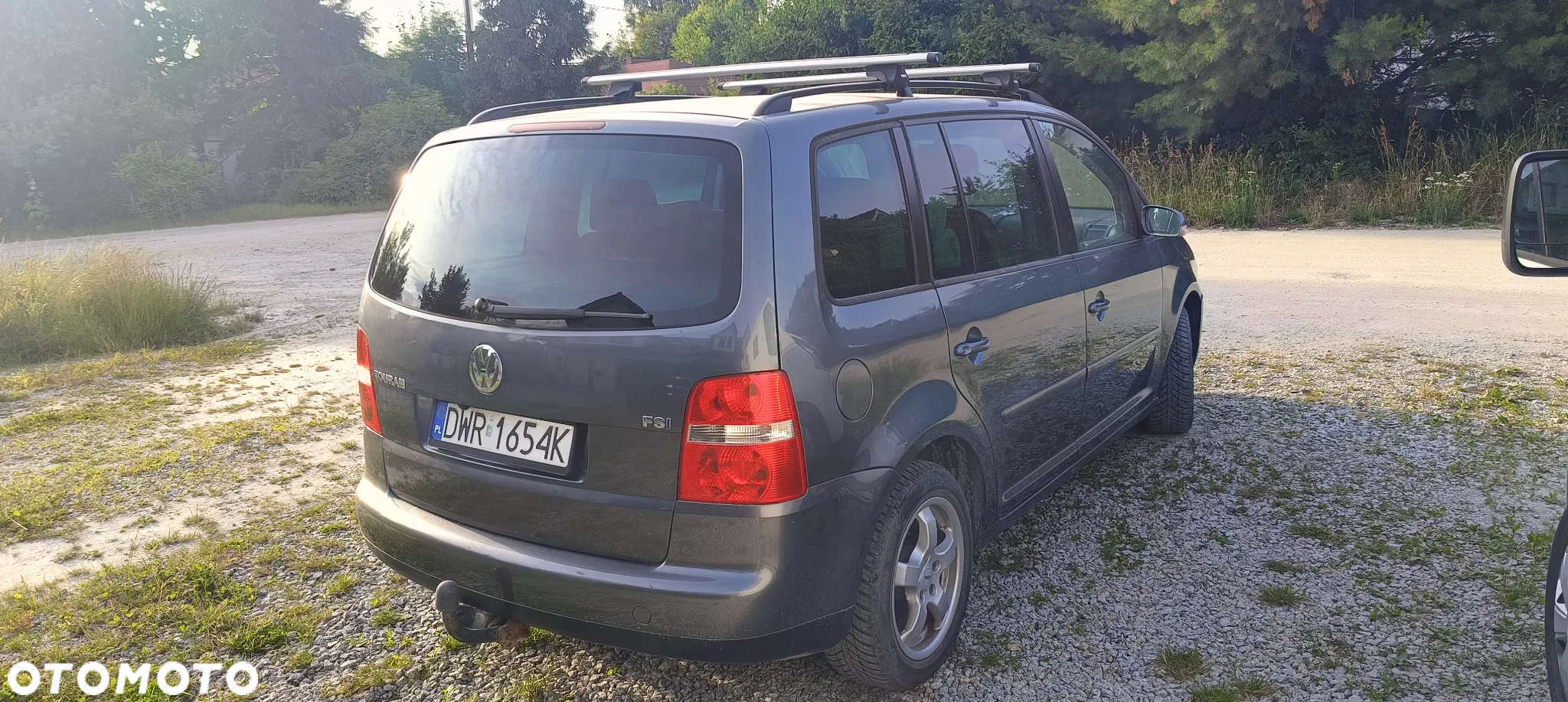 Volkswagen Touran 1.6 FSI Basis - 4