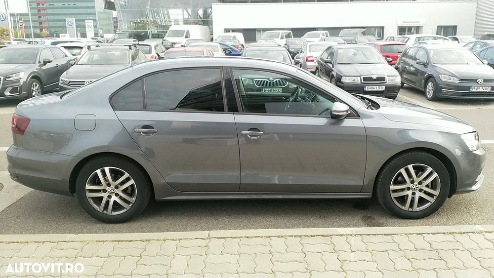 Volkswagen Jetta 2.0 TDI Comfortline - 8