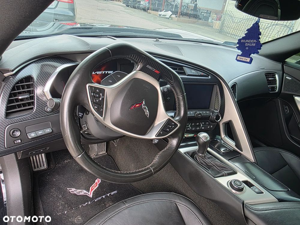Chevrolet Corvette - 20