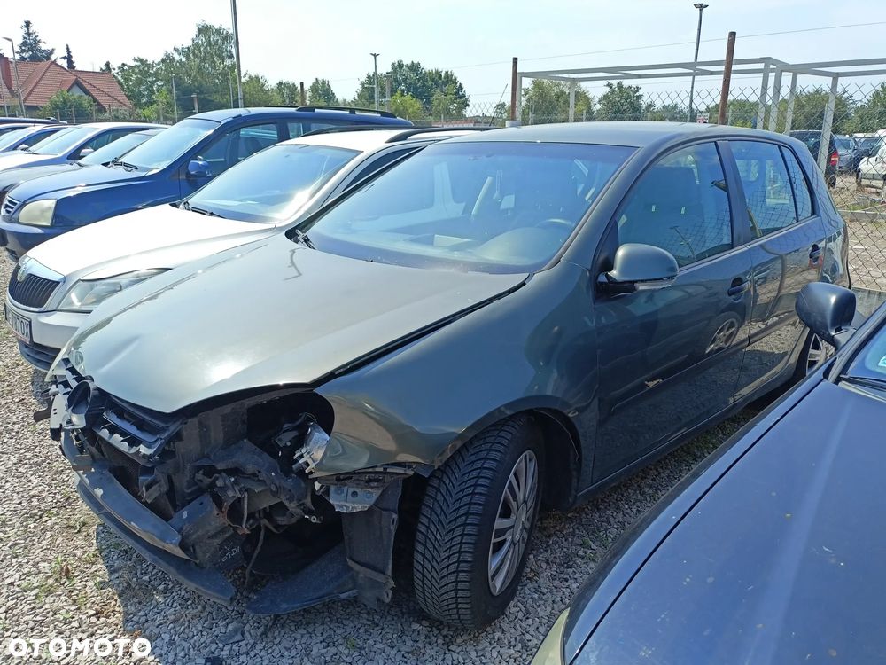 Volkswagen Golf - 1