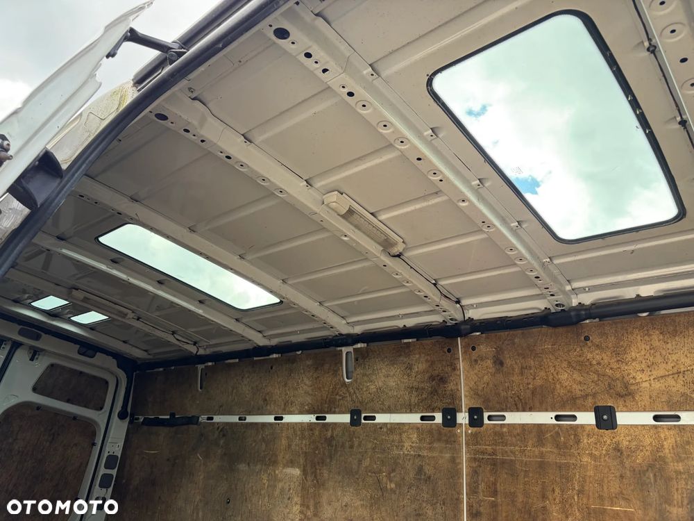 Volkswagen Crafter Maxi - 21