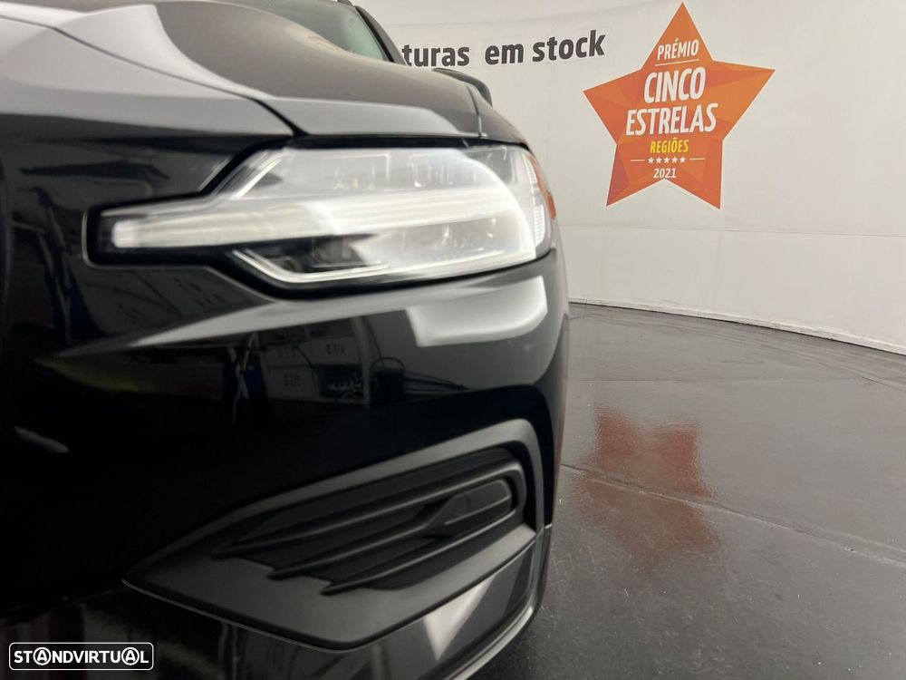 Volvo V60 2.0 B4 Momentum Core Geartronic - 29