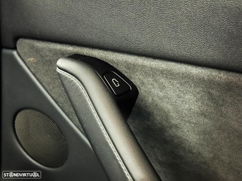 Tesla Model Y Long Range Dual Motor AWD - 28