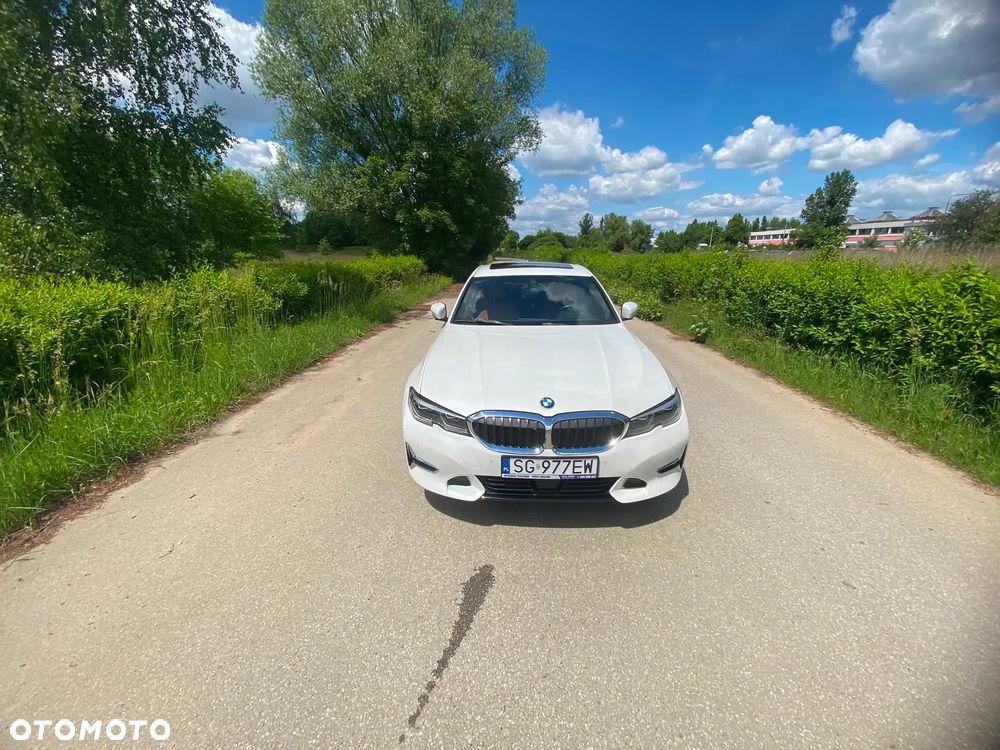 BMW Seria 3 320d xDrive Edition Luxury Line Purity - 31