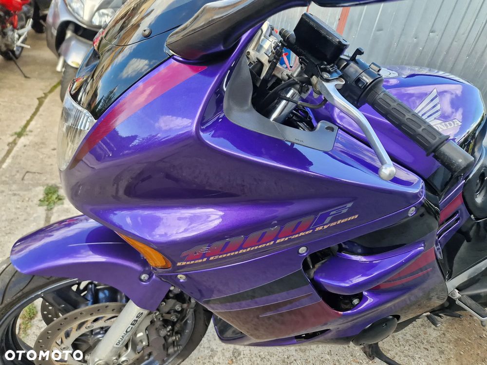 Honda CBR - 12