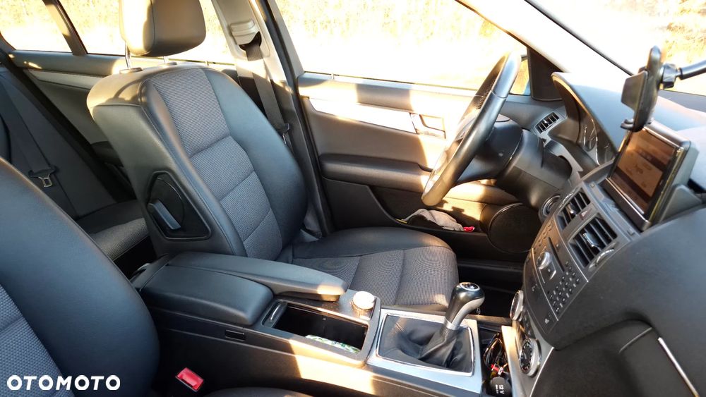 Mercedes-Benz Klasa C 250 CDI BlueEff Avantgarde - 20