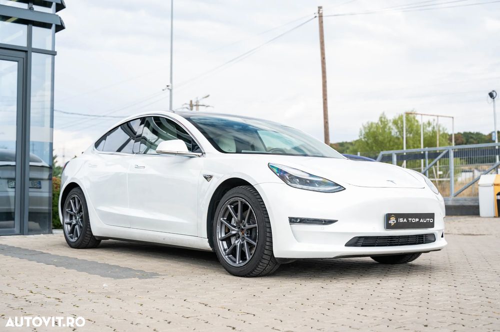 Tesla Model 3 Langstreckenbatterie Allradantrieb Dual Motor - 27