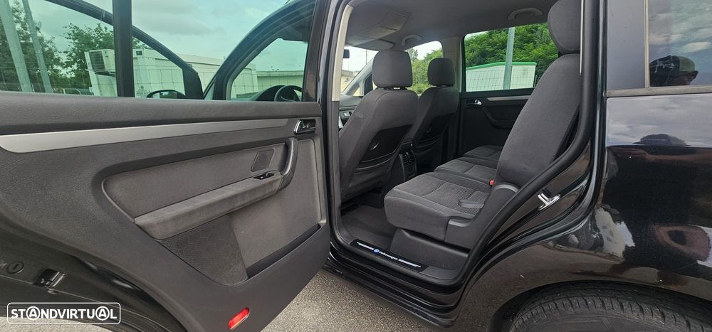 VW Touran 2.0 TDI Highline 7L - 31