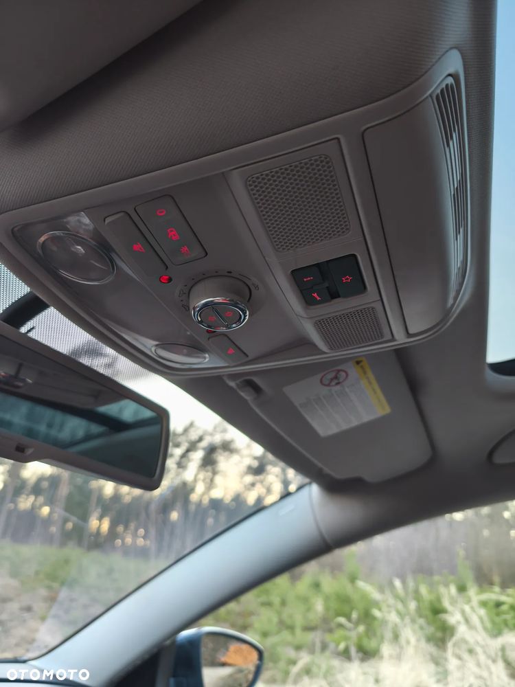 Volkswagen Passat 2.0 TDI Highline - 11