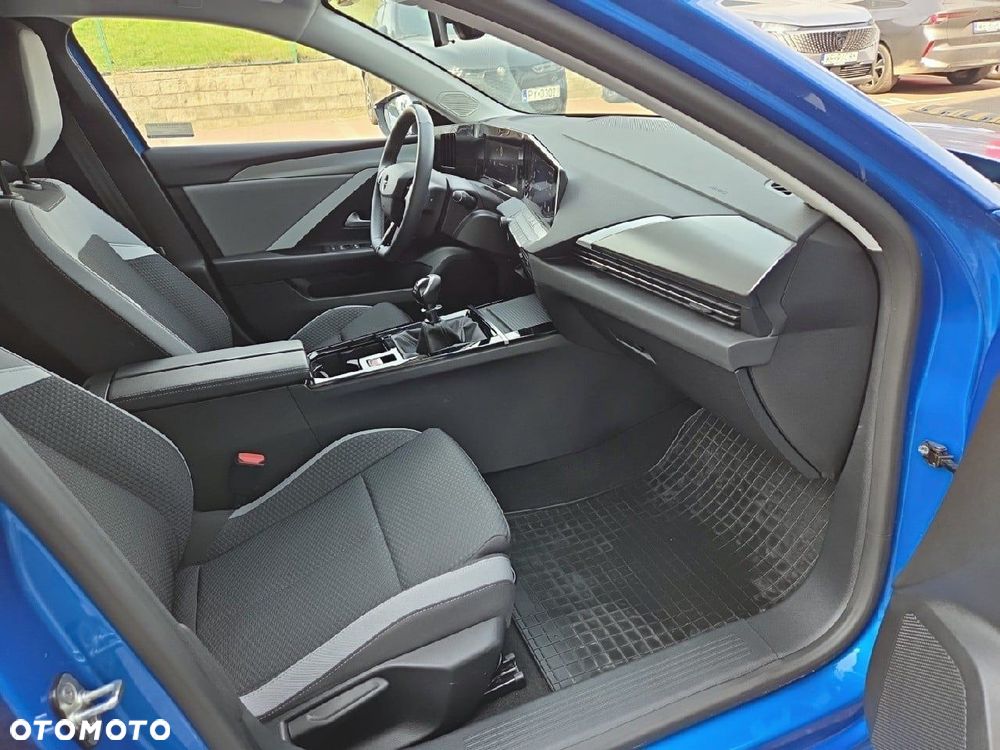 Opel Astra 1.2 T Business Edition S&S - 12