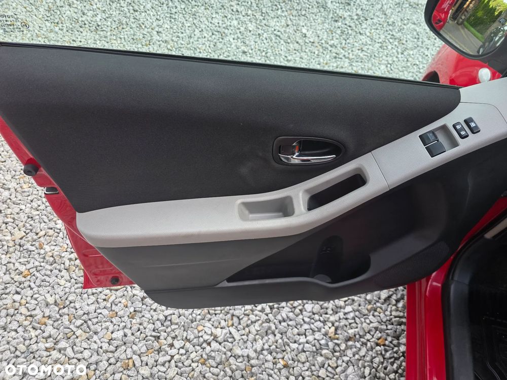Toyota Yaris 1.33 VVT-i Comfort - 13