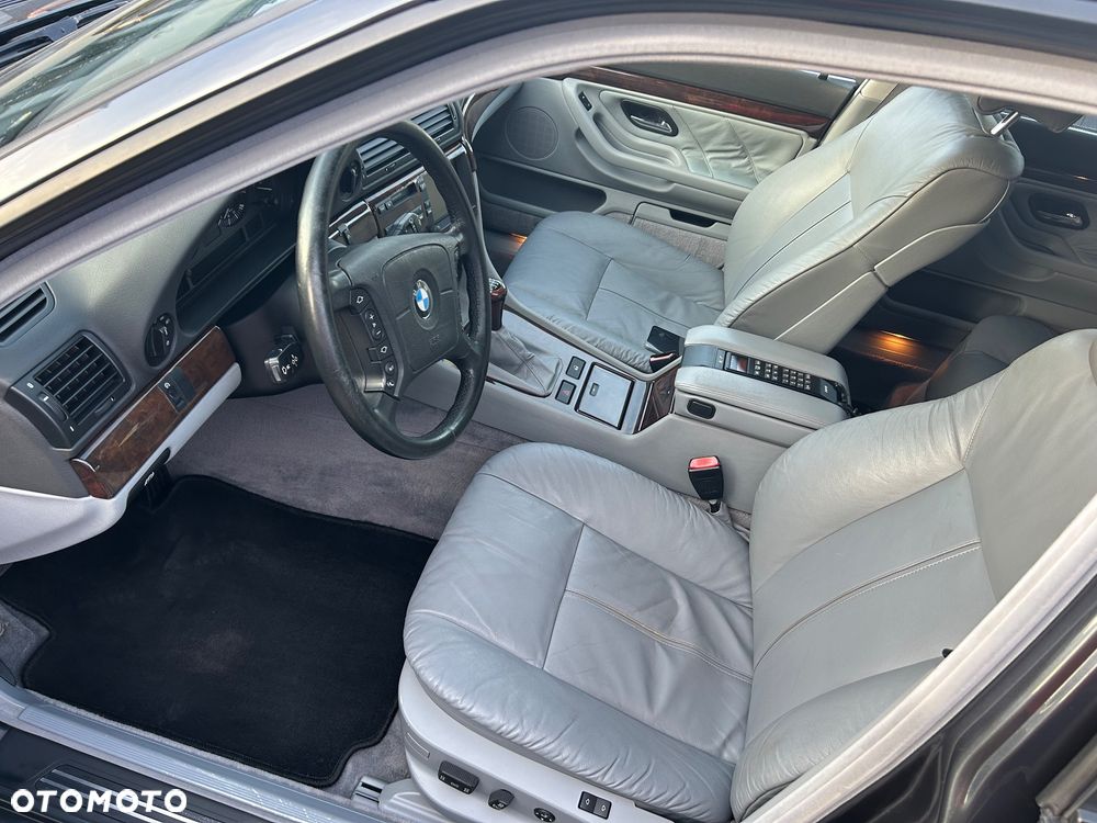 BMW Seria 7 728i - 14