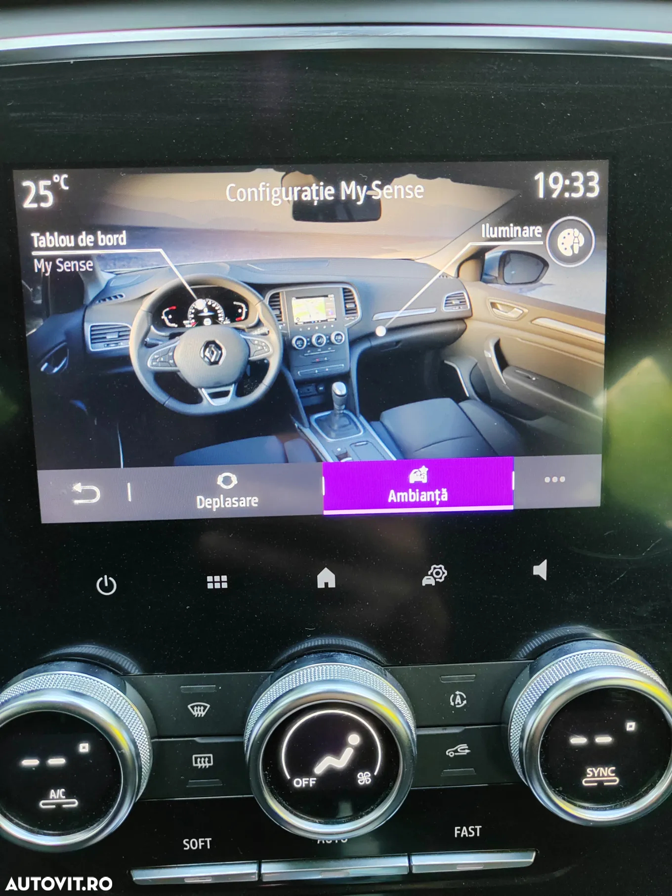 Renault Megane Grandtour E-TECH Plug-in 160 BUSINESS EDITION - 28