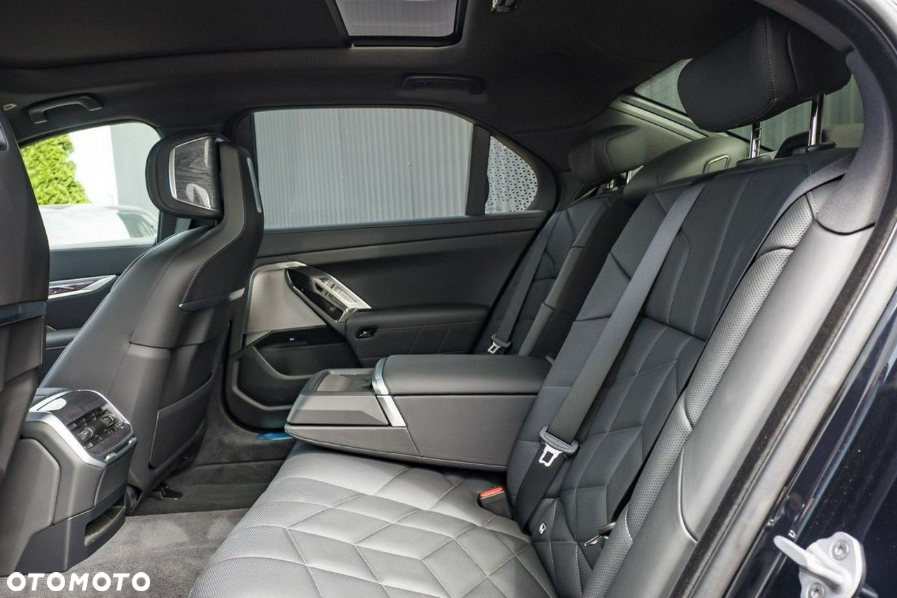 BMW Seria 7 - 19