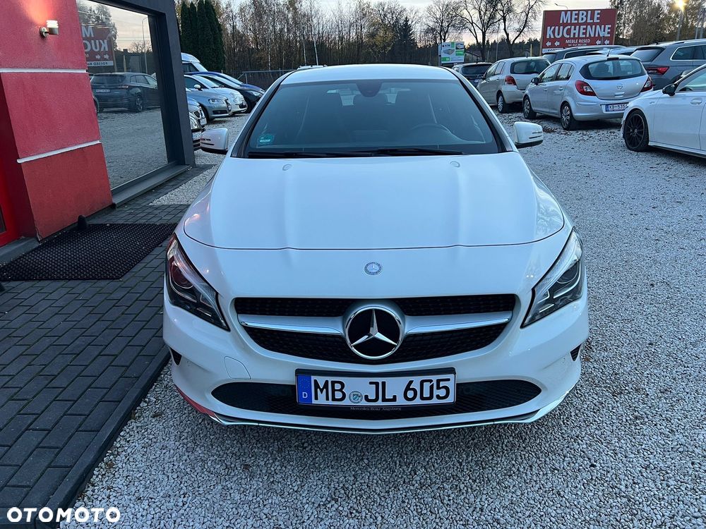 Mercedes-Benz CLA Shooting Brake 180 7G-DCT Urban - 19