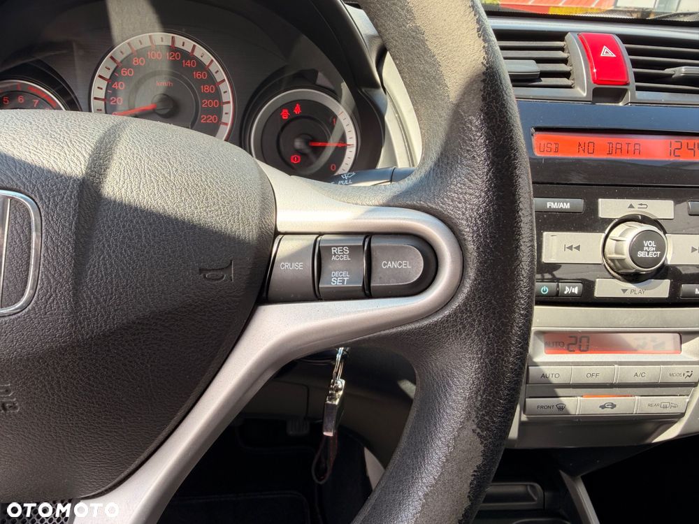 Honda City 1.4 Comfort - 17