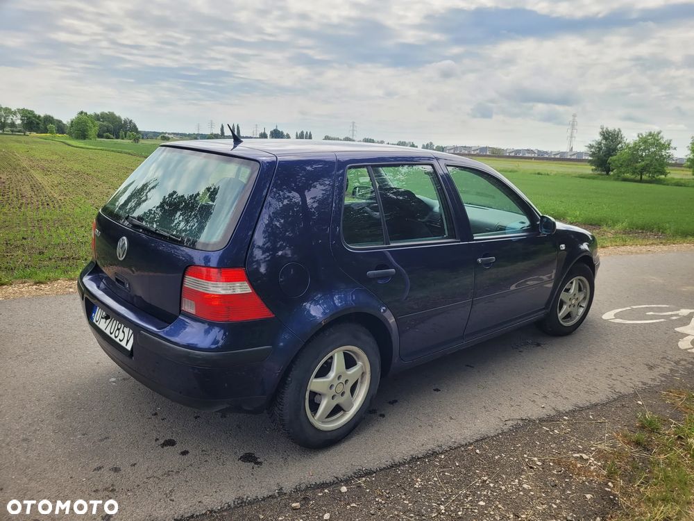 Volkswagen Golf - 8