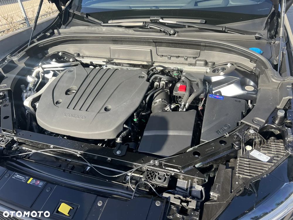 Volvo XC 60 B5 B AWD Plus Black Edition - 12