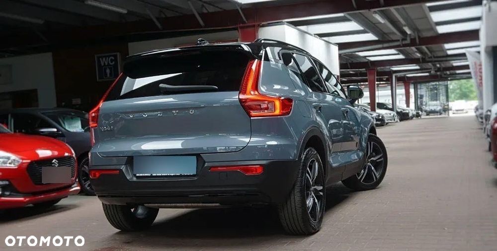Volvo XC 40 B4 B AWD R-Design - 4