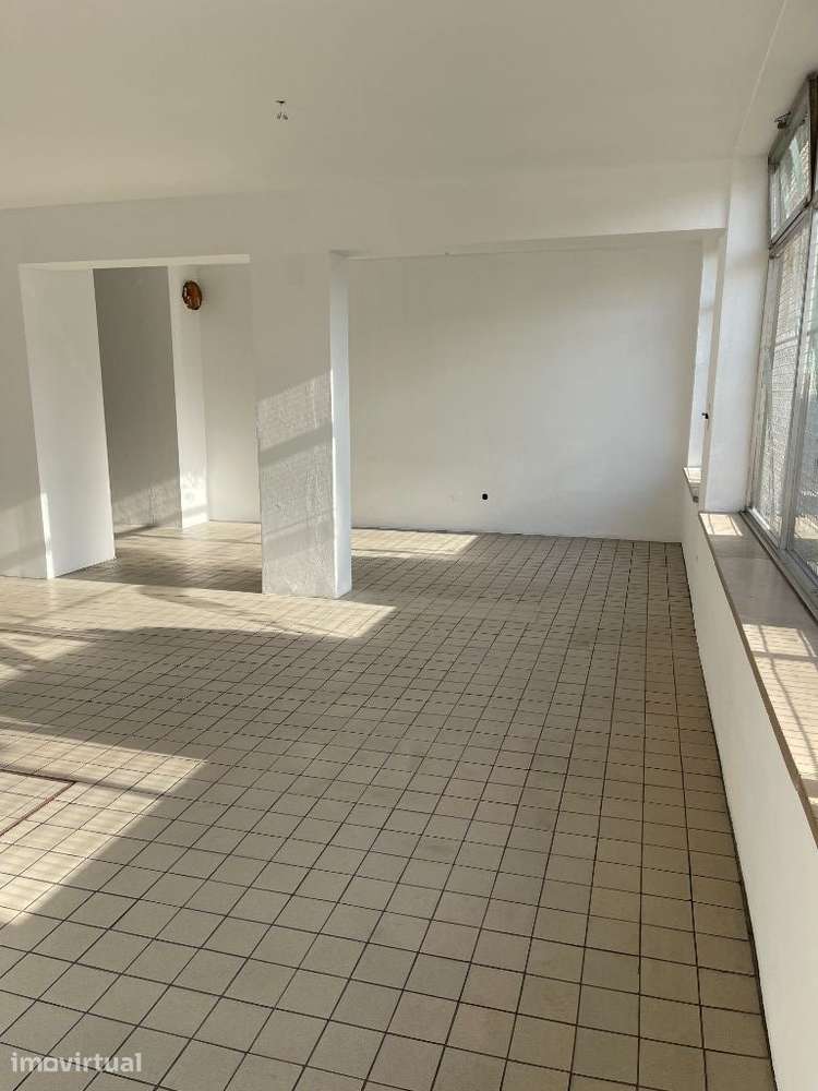 Loja com 116m2 no centro do Porto - Grande imagem: 3/10