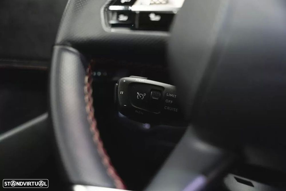 DS DS7 Crossback E-Tense Performance Line EAT8 - 33
