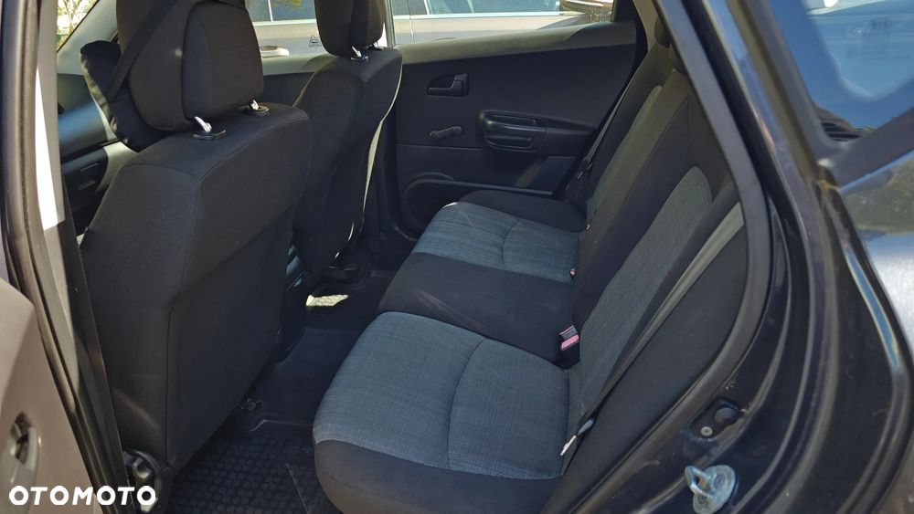 Kia Ceed - 15