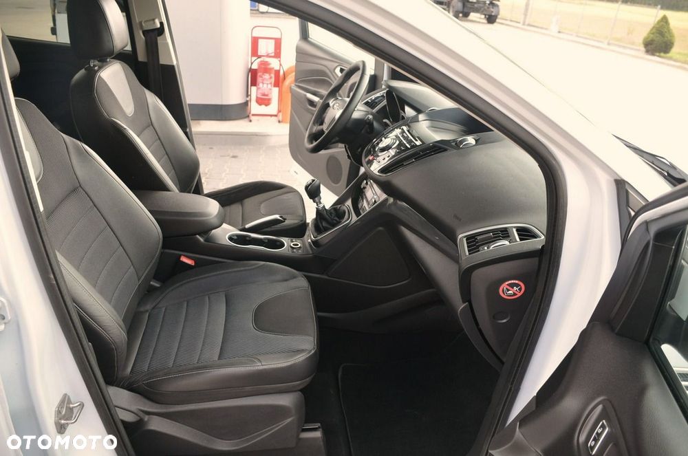 Ford Kuga - 20