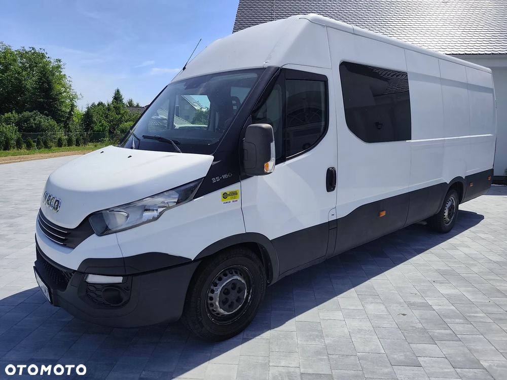 Iveco Daily 2,3L 7 osobowy brygadówka - 2