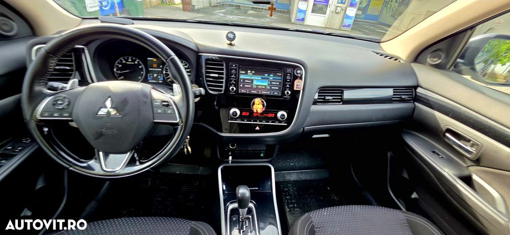 Mitsubishi Outlander 2.0L AS&G CVT Invite - 8