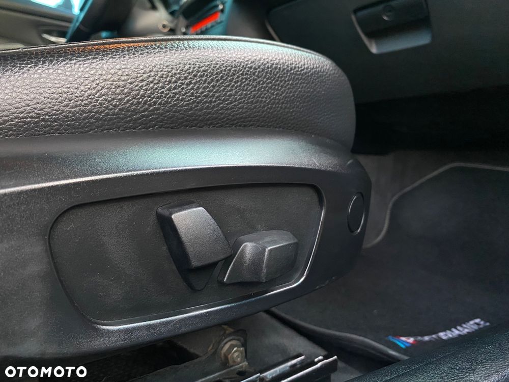BMW Seria 3 - 30