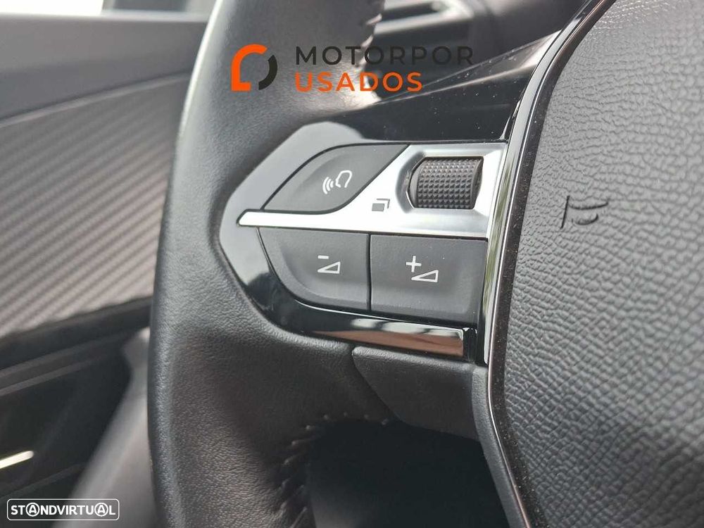 Peugeot 2008 1.2 PureTech Active Pack - 11