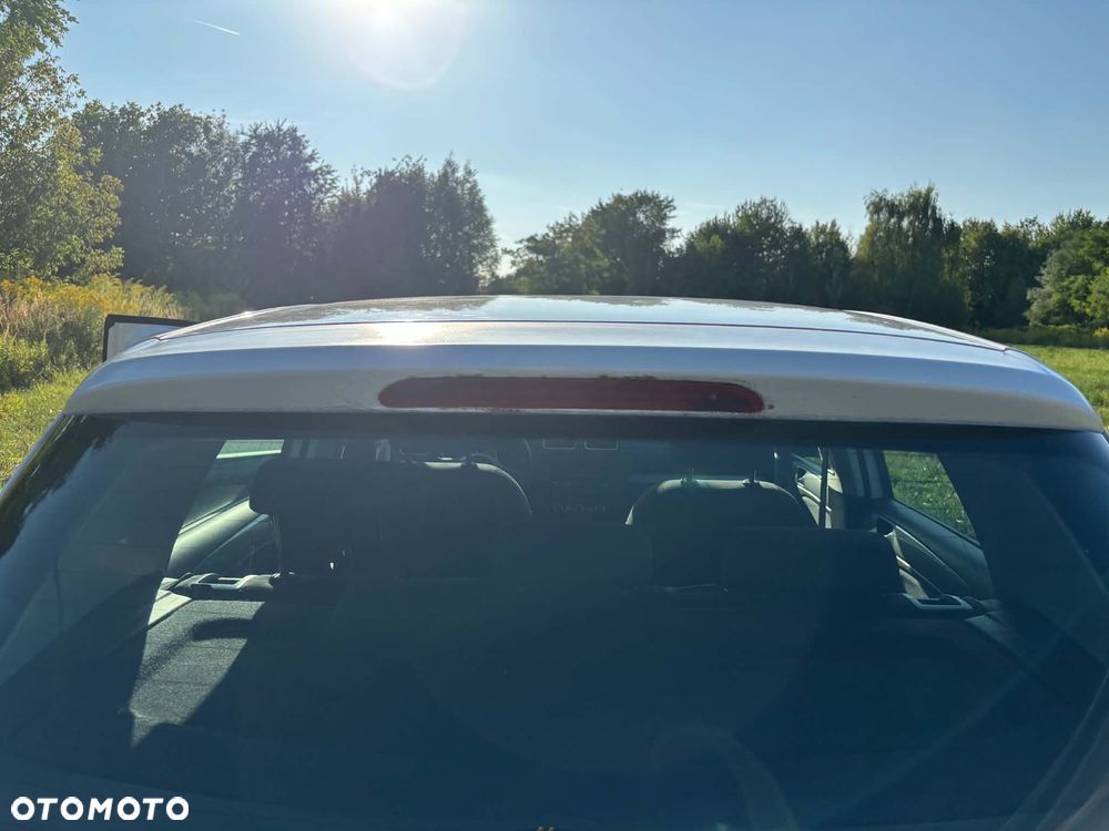 Volkswagen Golf 1.6 TDI DPF Trendline - 15