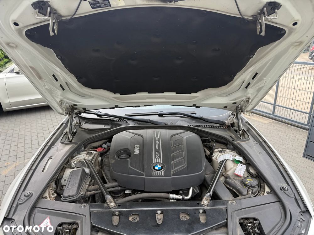 BMW Seria 5 520d xDrive - 18