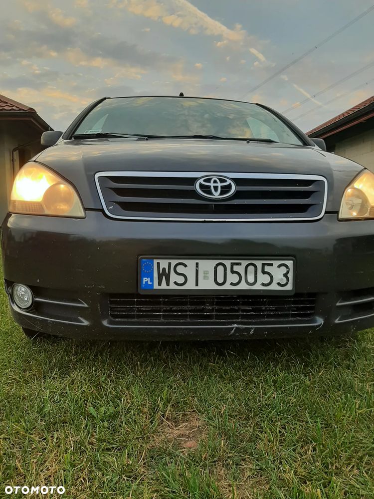 Toyota Avensis Verso 2.0 D-4D - 9