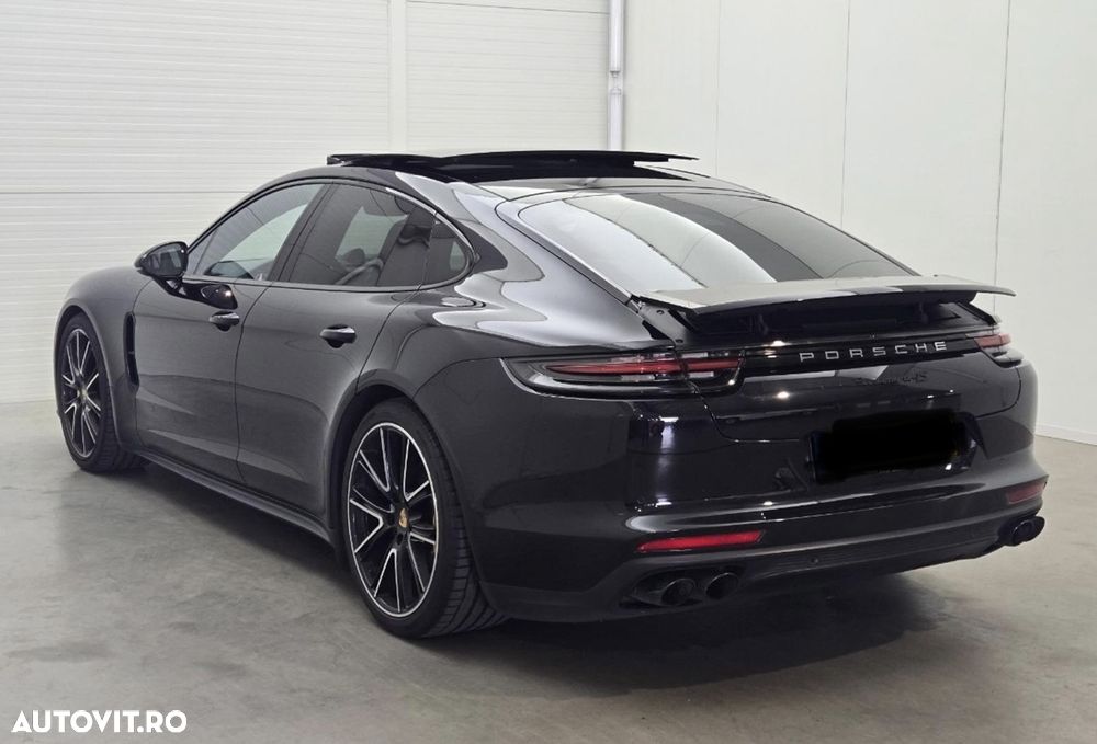 Porsche Panamera 4S - 3