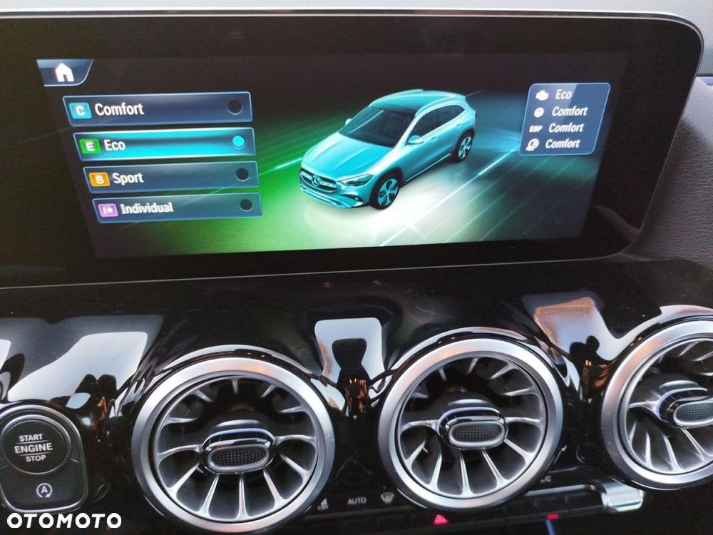 Mercedes-Benz GLA - 21